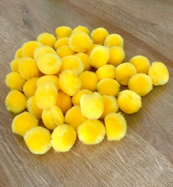 20 yellow Pom Poms 25mm Easter chicks Craft supply Made in UK 