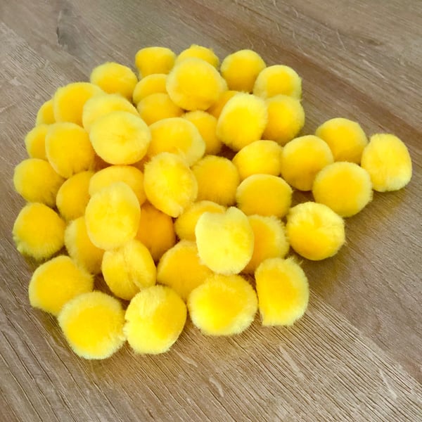 20 yellow Pom Poms 25mm Easter chicks Craft supply Made in UK 