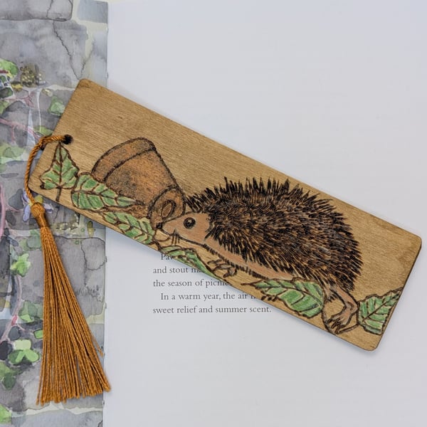 Hedgehog wooden bookmark,  pyrography, unisex gift for a nature lover  