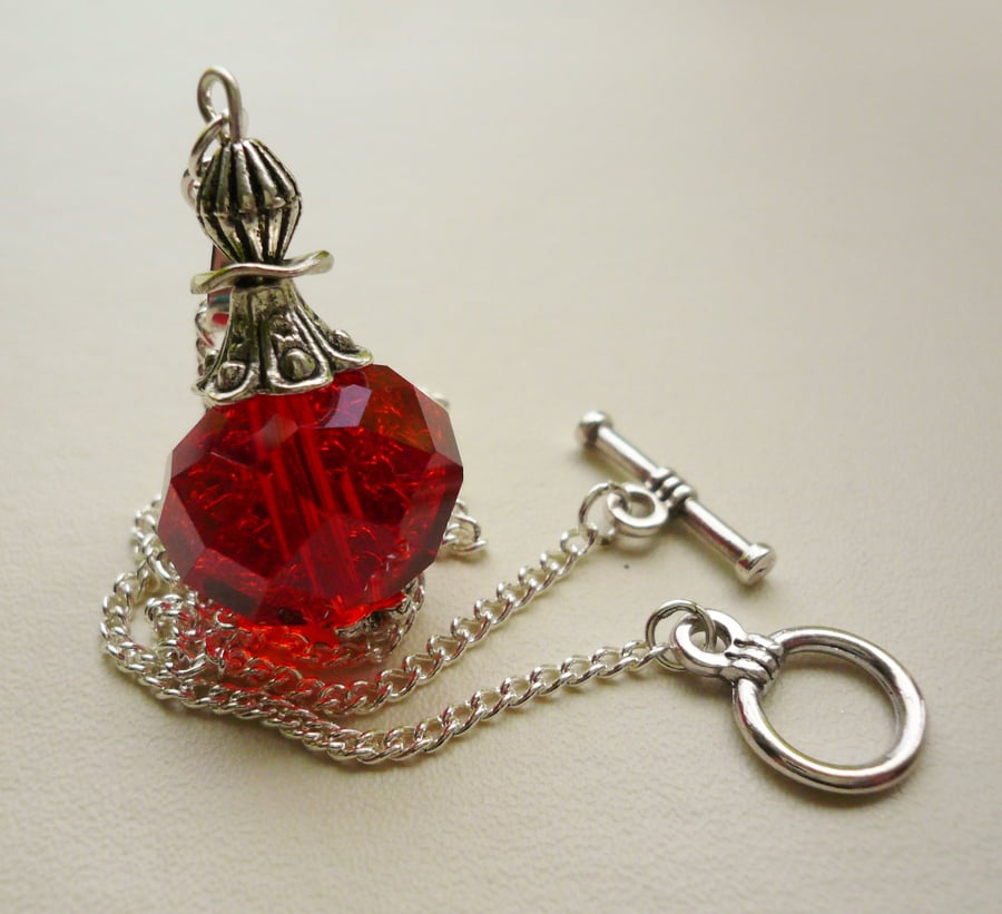 Red Faceted Glass 'Perfume Bottle' Effect  Pendant Necklace   KCJ730