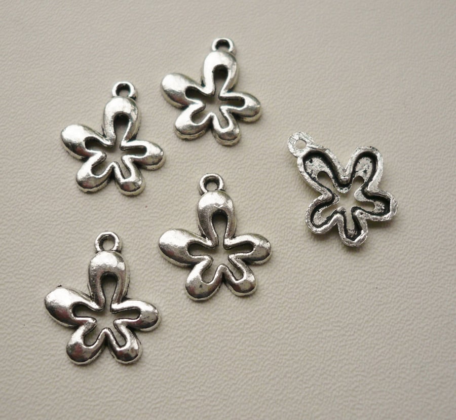 5  Tibetan Silver Flower Charms