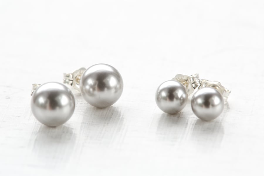 Handmade 925 Sterling Silver Stud Earrings with Swarovski Pearl (8mm)