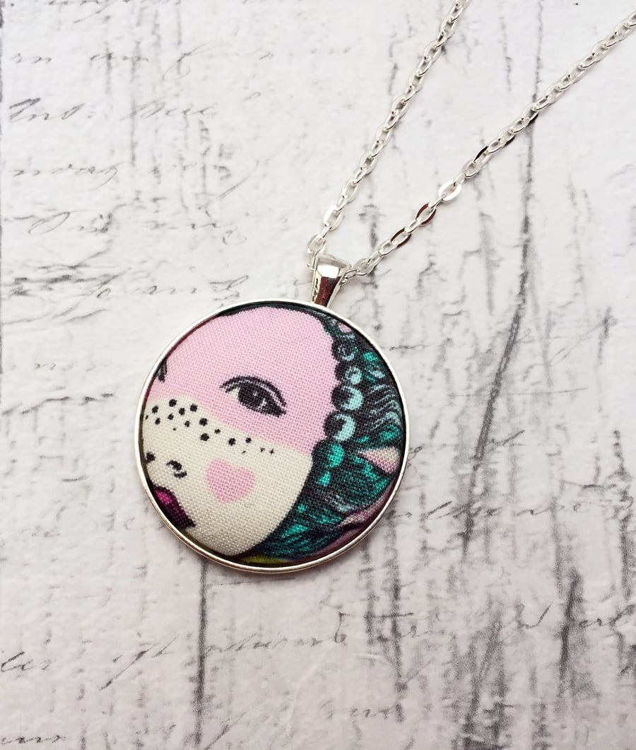 Queen Elizabeth I face fabric button pendant silver plated chain