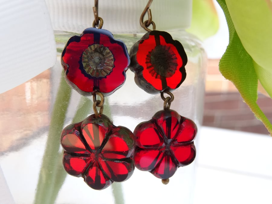Red Earrings,Floral Earrings, Daisy Earrings,Pansy Earrings, Czech Glass Earring