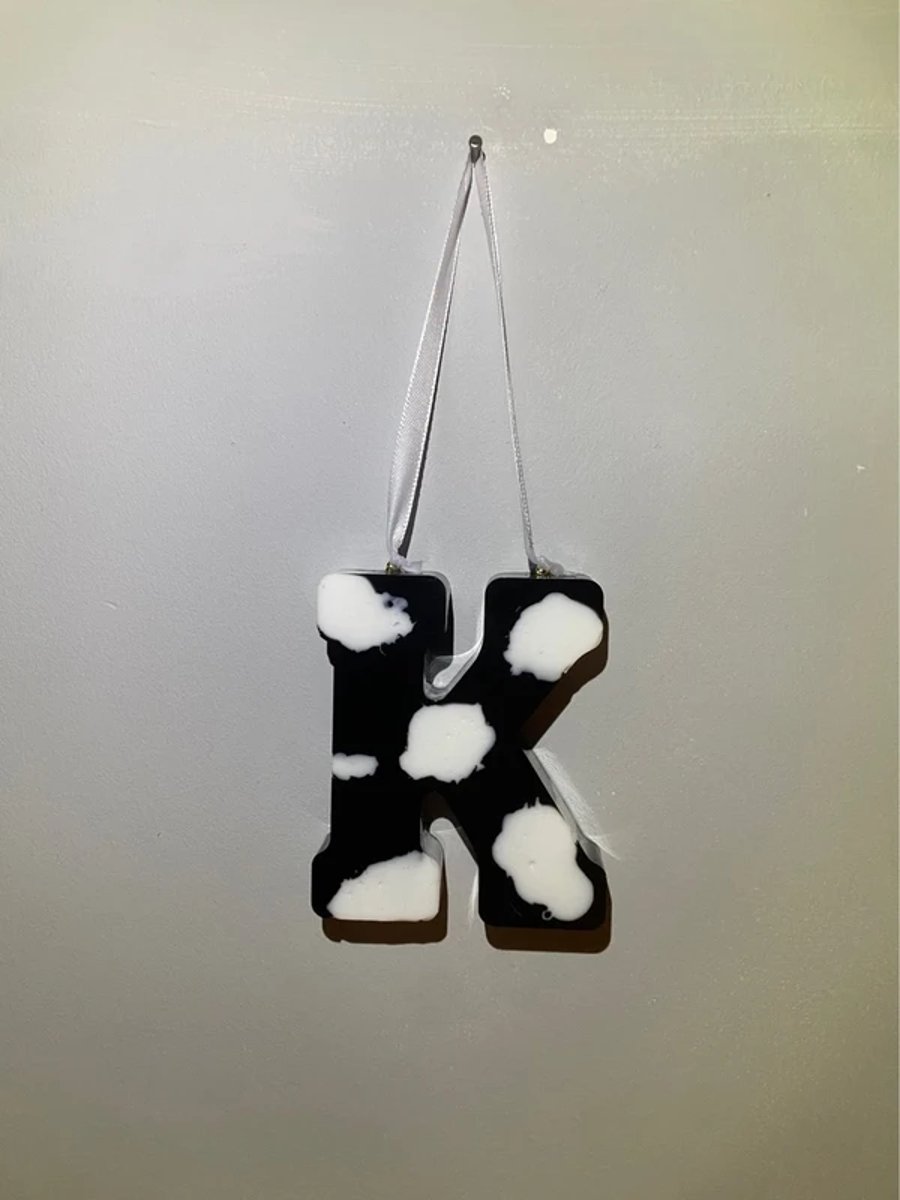 hanging letter