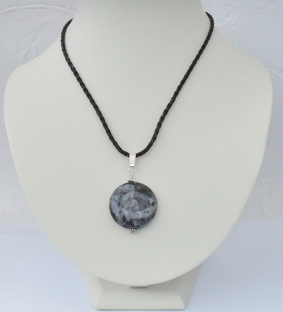 Black labradorite round pendant necklace