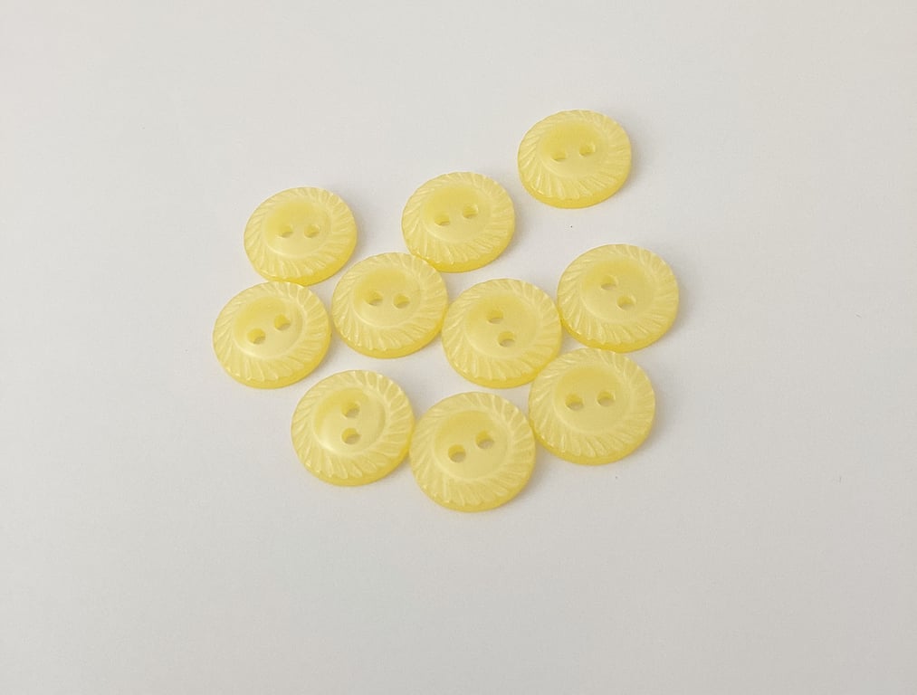 Yellow 2 hole sewing buttons, knitting, sewing, crochet buttons 14mm 