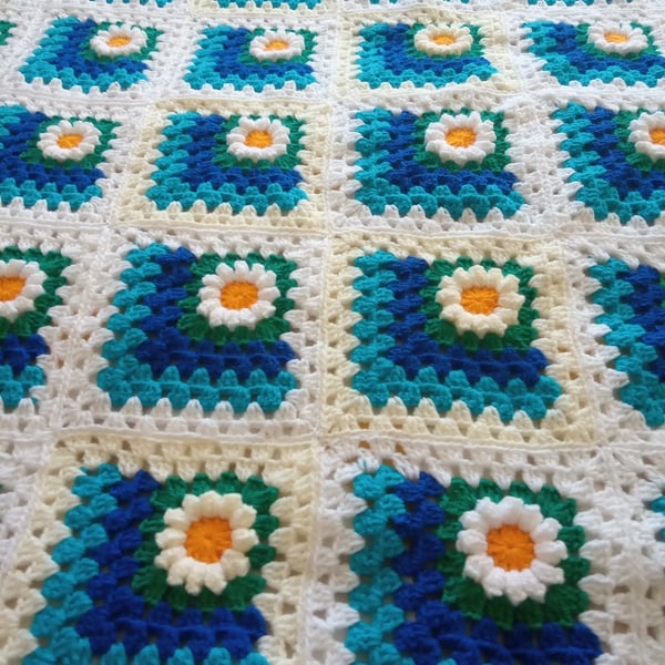 Daisy Granny Square blanket