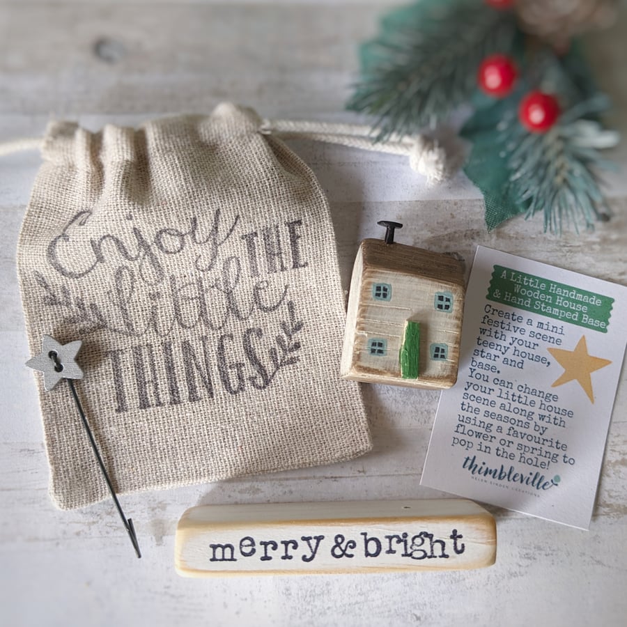 Little Wooden Handmade House in a Bag with Christmas Star Merry & Bright 