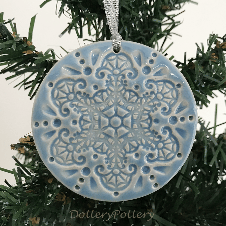 Ceramic round snowflake decoration