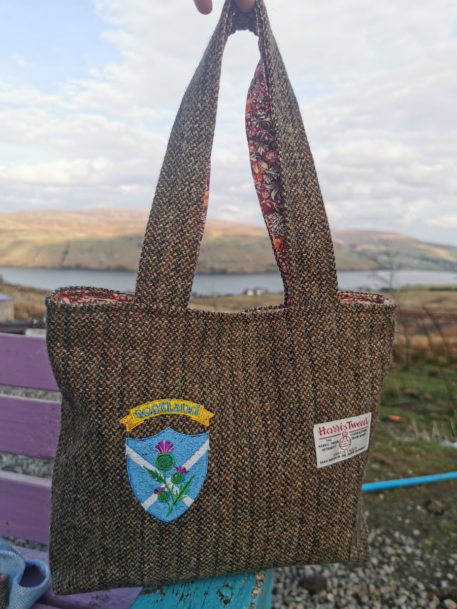 Harris Tweed medium shopper with embroidered Scottish shield 
