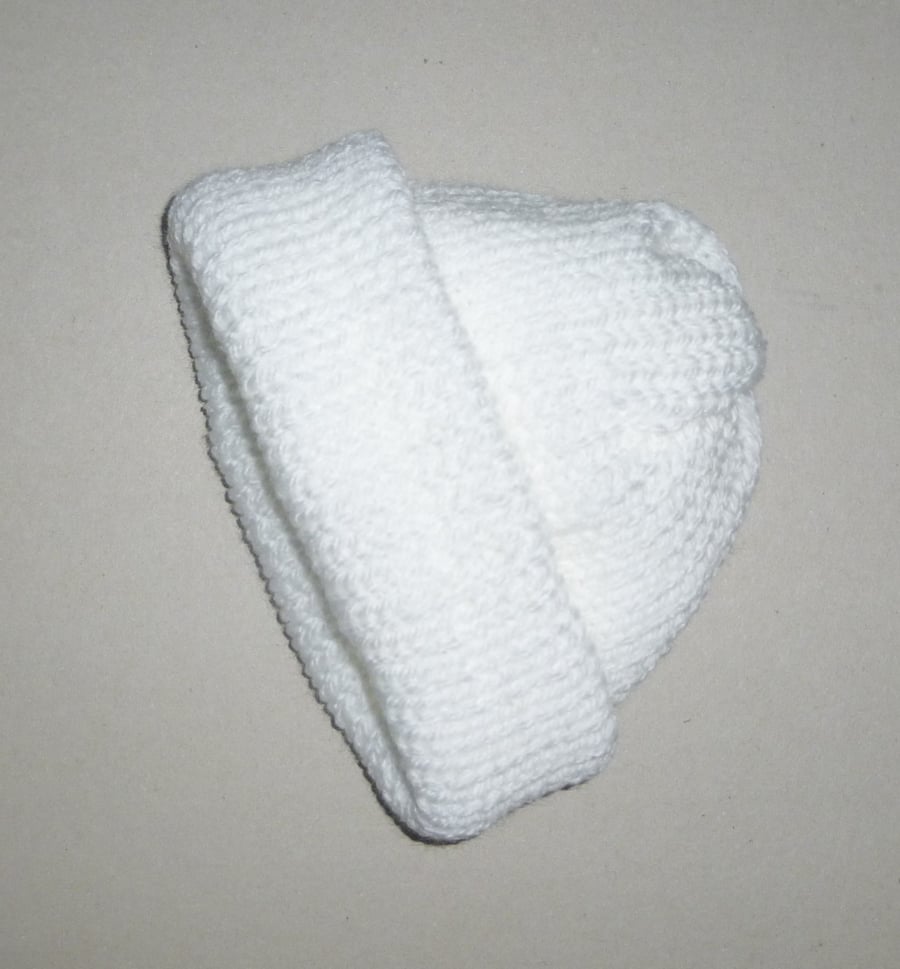 New baby machine knitted white hat ( ref FA 502 B5 )