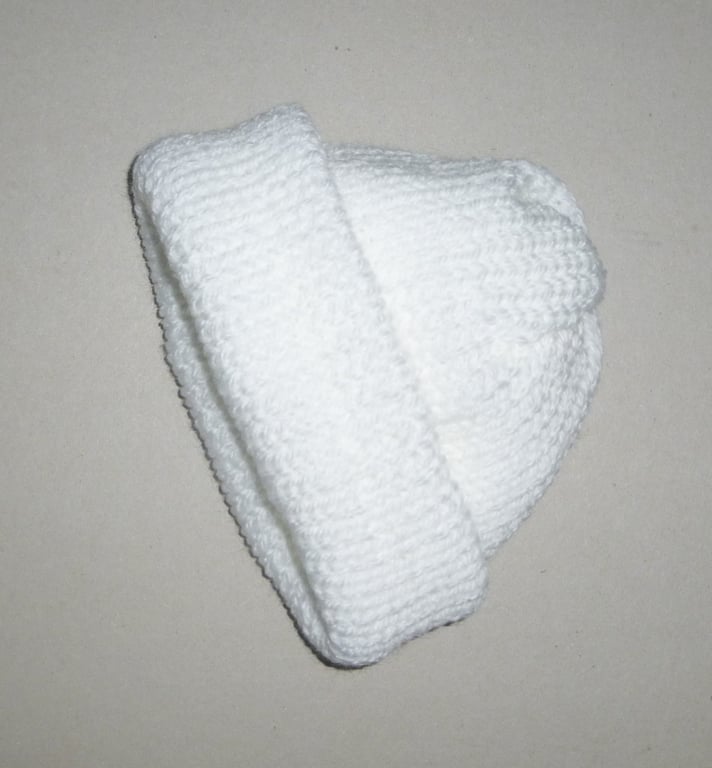 New baby machine knitted white hat ( ref FA 502 B5 )