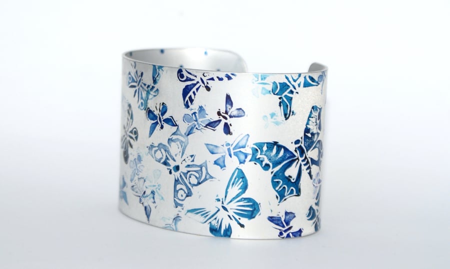 SALE 25% OFF Flutter cuff - blue