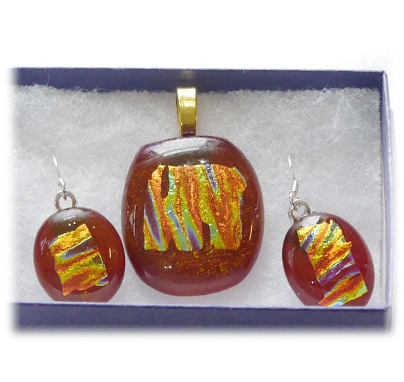 Dichroic Glass Pendant Earring Set 031 Red Fire, Gold Plated Chain