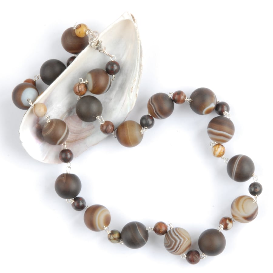 Frosted banded agate beaded necklace