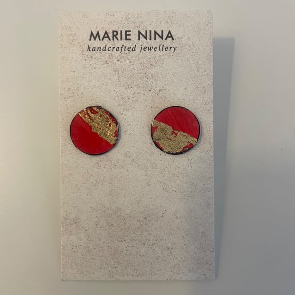 Red and gold stud earrings 