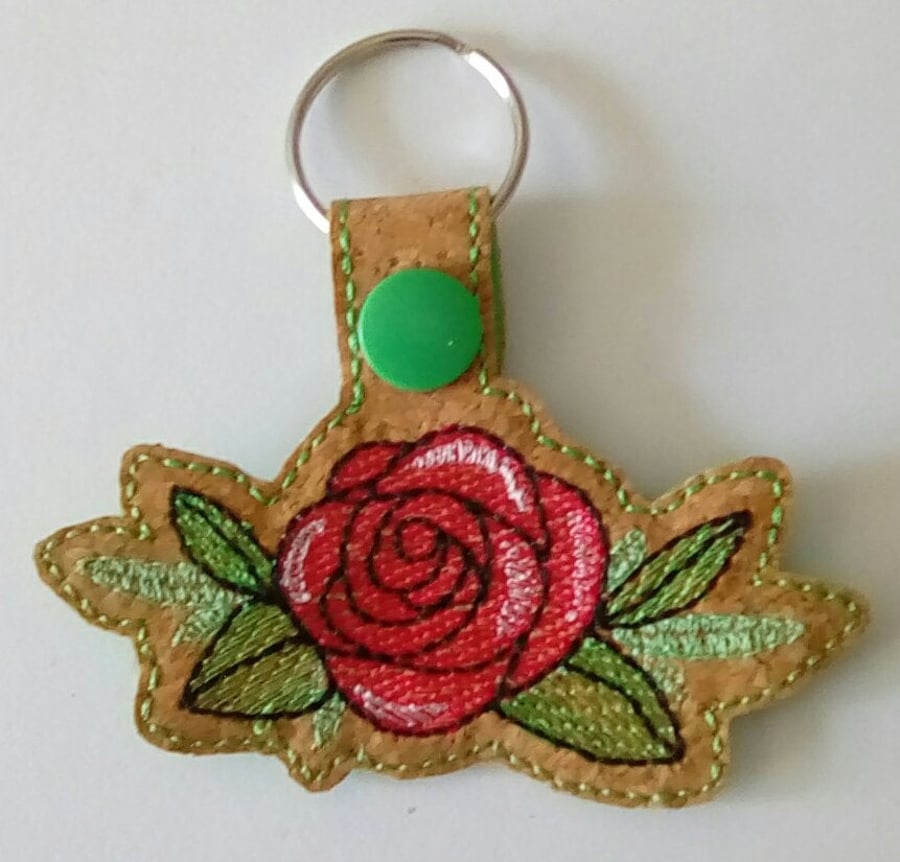 639. Rose floral keyring.