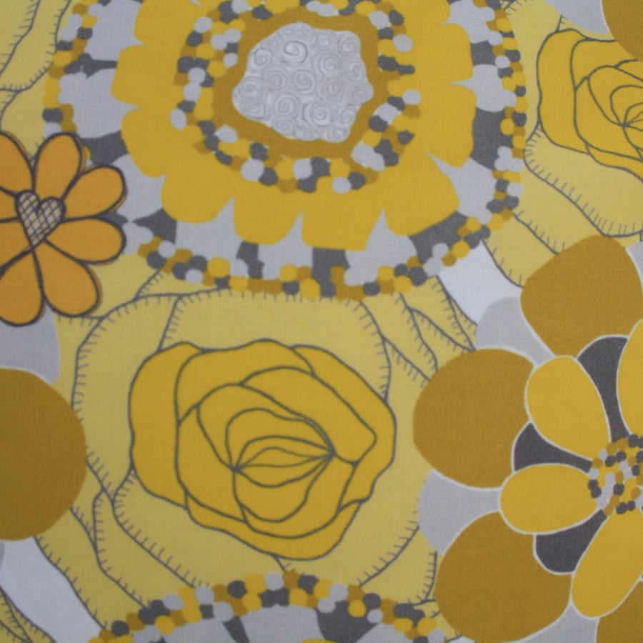 Retro sunshine floral round cushion