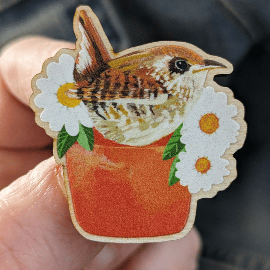 Wooden wren bird pin badge brooch 