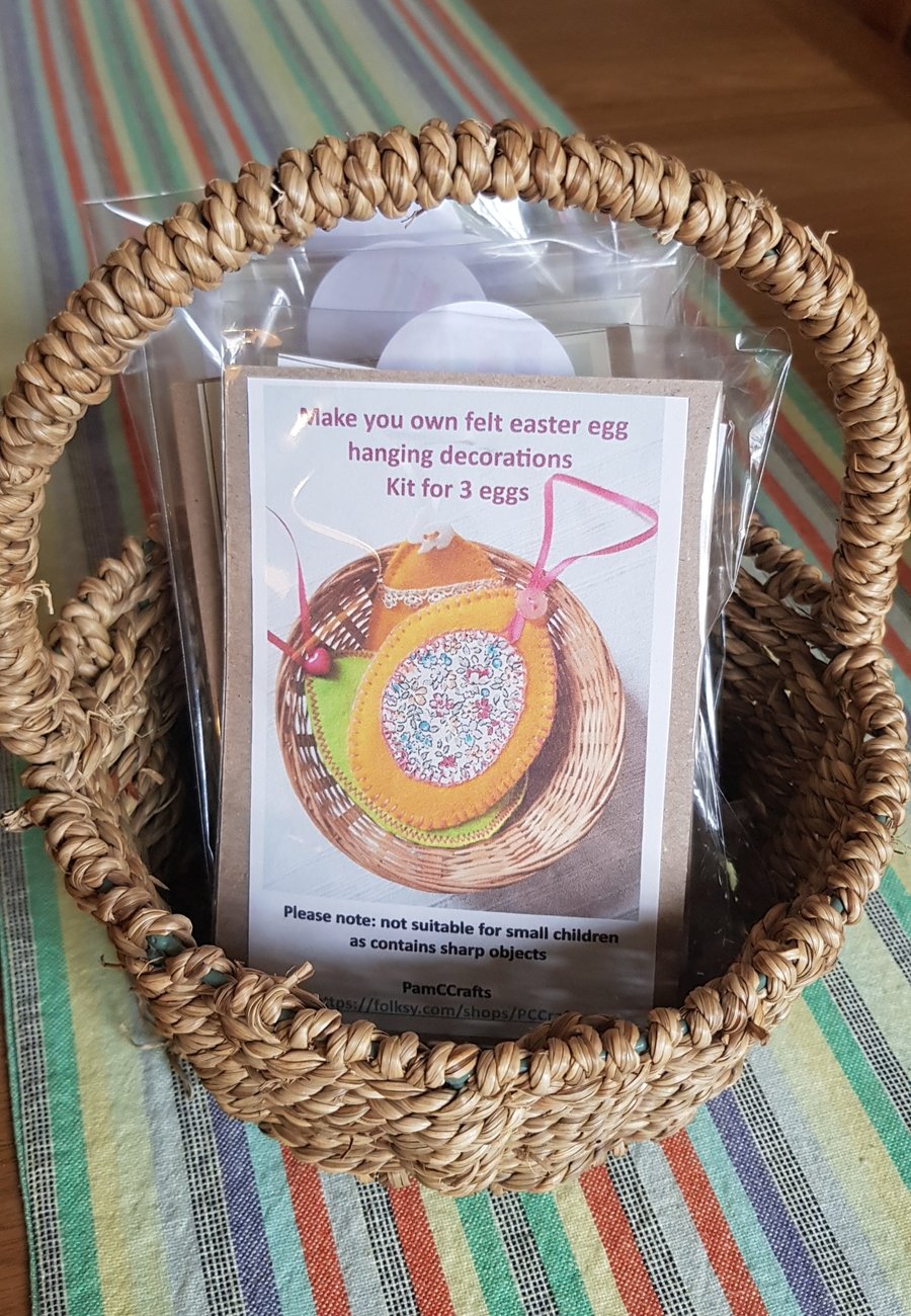 Make your own felt Easter egg hanging decoration 
