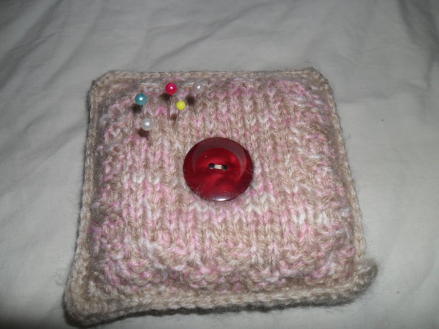 Pin Cushion knitted in beige and pink
