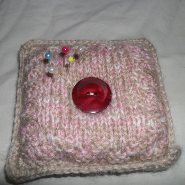 Pin Cushion knitted in beige and pink