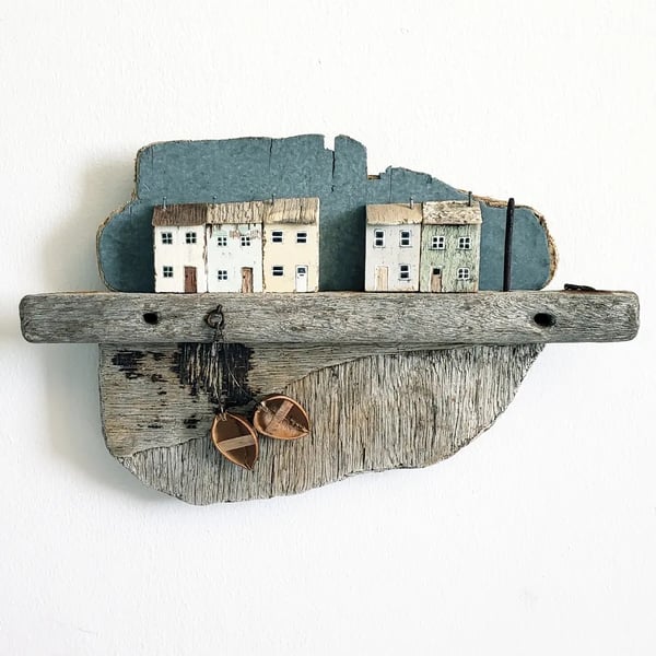 Driftwood harbour wall art.