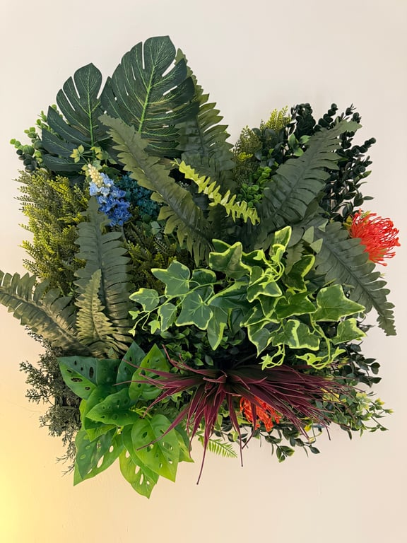 The Solaris Tangle 50cm x 50cm Luxury Handmade Faux Green Wall