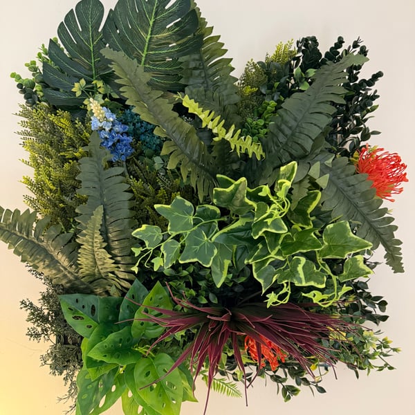 The Solaris Tangle 50cm x 50cm Luxury Handmade Faux Green Wall