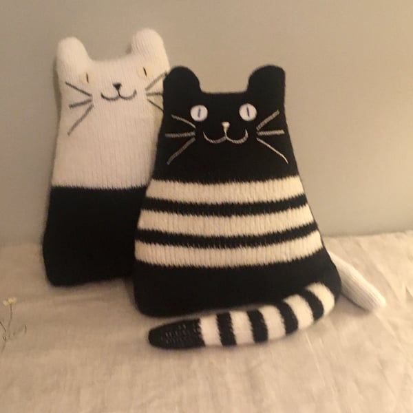 Black and White mohair knitted cat ornament folksy Christmas 2026