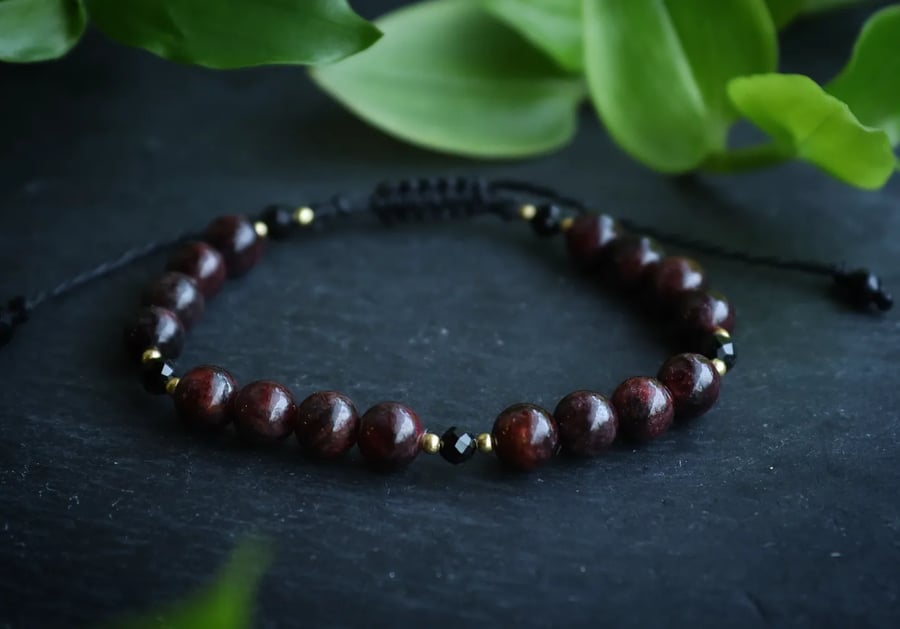 Men's bracelet with turmaline and garnet