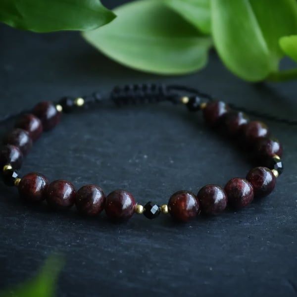 Men's bracelet with turmaline and garnet