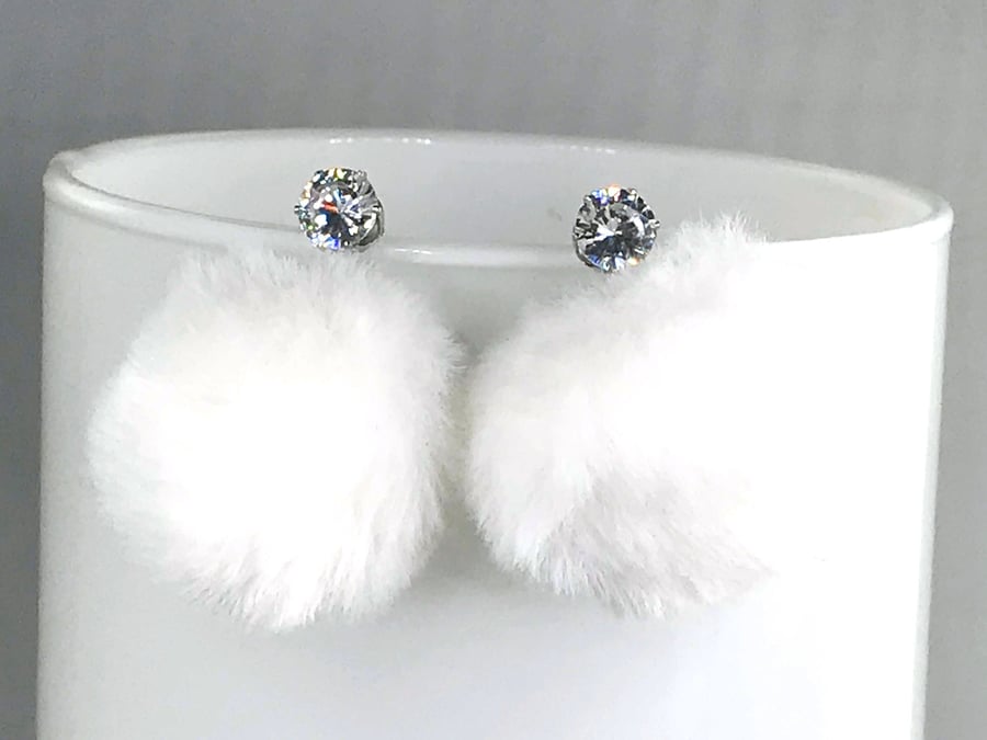 CRYSTAL POM POM EARRINGS white snowball cute cool 