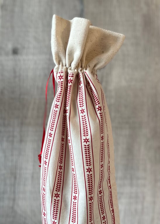 Scandi Style Red and White Drawstring Bottle Bag