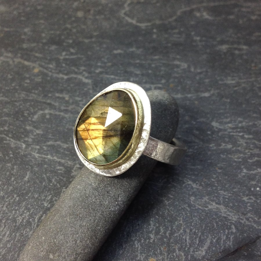 Sterling silver, 18ct gold and labradorite  Polki ring size UK P