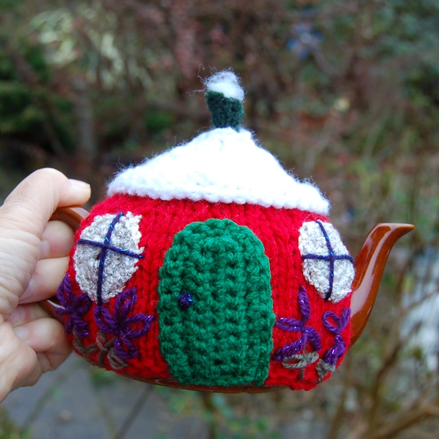 Knitted tea cosy - Xmas Country cottage design  to fit a one or two cup teapot, 