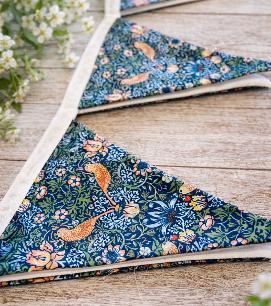 William Morris Strawberry Thief Bunting - Home Decor 