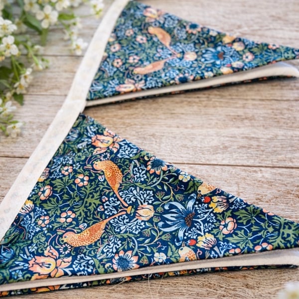 William Morris Strawberry Thief Bunting - Home Decor 
