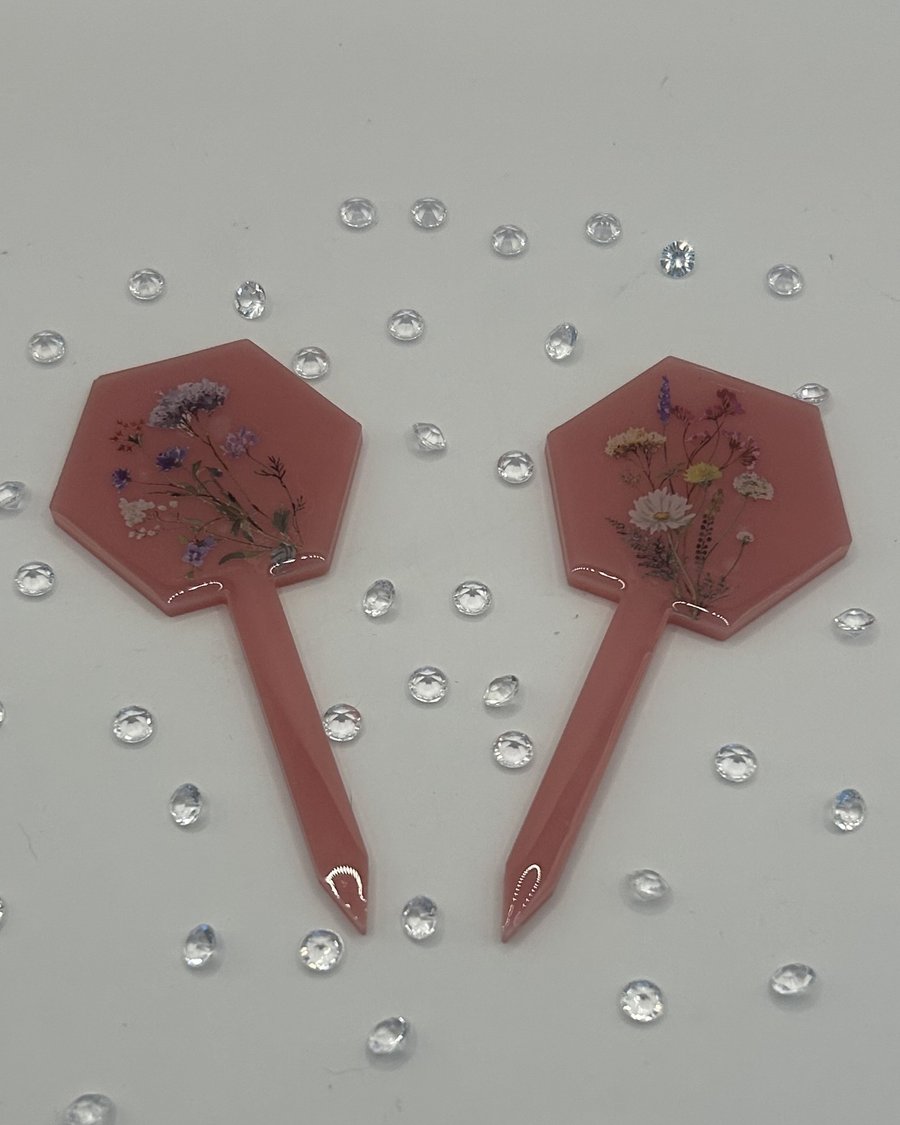 Flowers, Bee or Butterfly Resin Plant Label in Subtle Pink