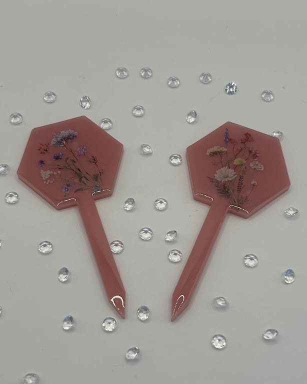 Flowers, Bee or Butterfly Resin Plant Label in Subtle Pink