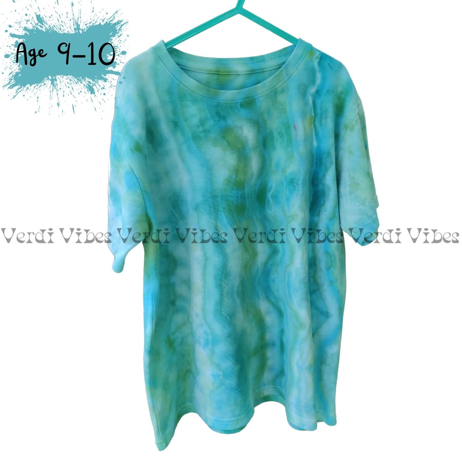 Children's ice dyed t-shirt, Age 9-10 in shades of blue. 100% cotton.