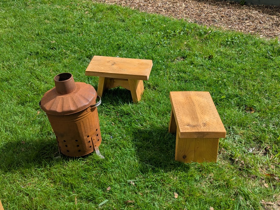 Handcrafted Rustic Garden Child Seat - Natural Wood Outdoor Seating for Patio