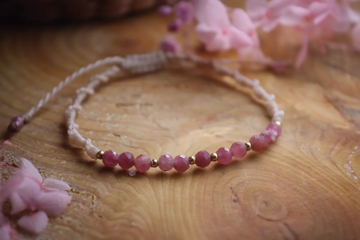 Bracelet with pink Tourmaline in beige