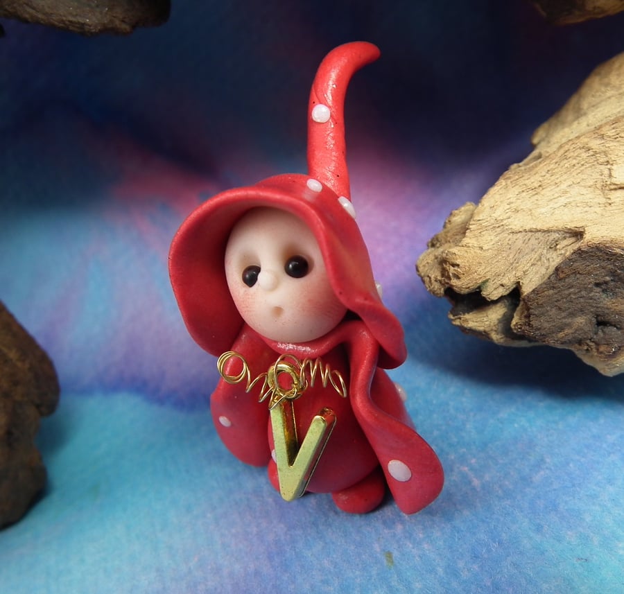 Alphabet Initial Gnome 'V' OOAK Sculpt by Ann Galvin