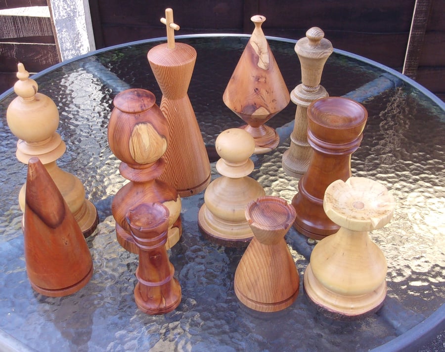 Chess pieces decorators item