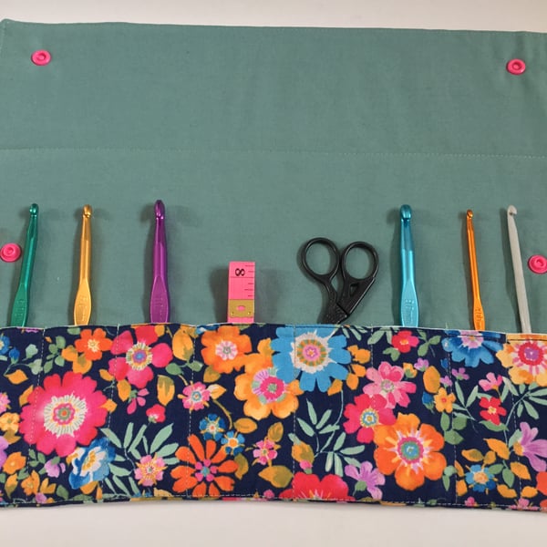 Crochet Hook Roll With Tape Measure 