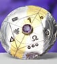 Handmade gold and silver brooch with a beautiful, light purple, faceted gemstone - Image 1