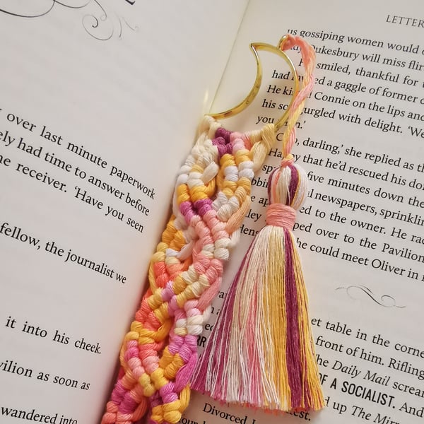 Handmade macrame bookmark for bookworm, boho inspired accessories, vibrant