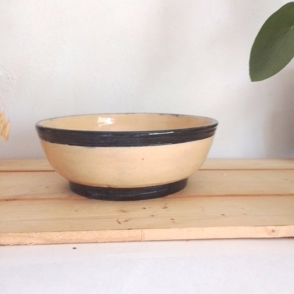 large ceramic white and blue food or kitchen bowl, Large white and blue bowl